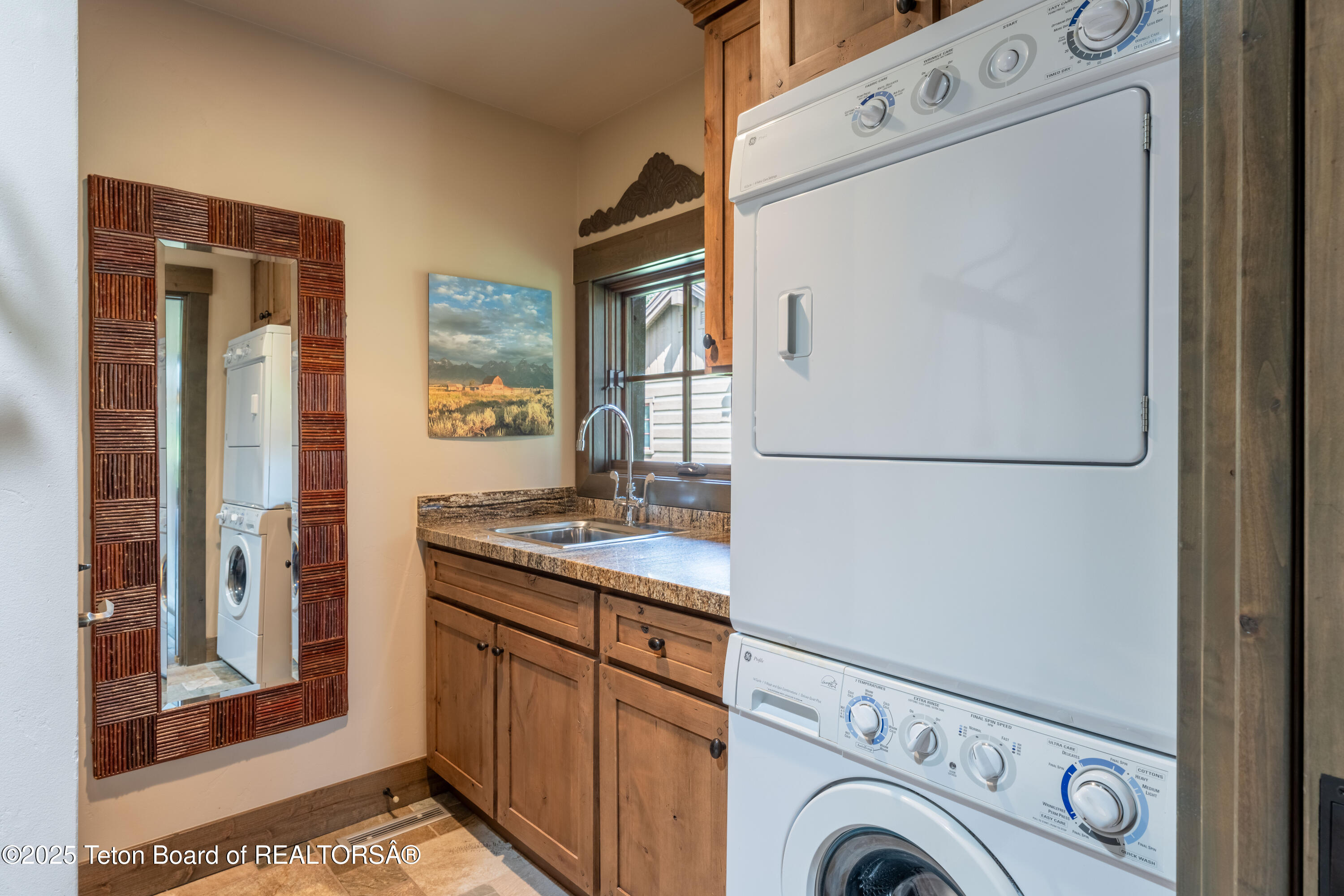 5862 N CONEFLOWER Drive, 17