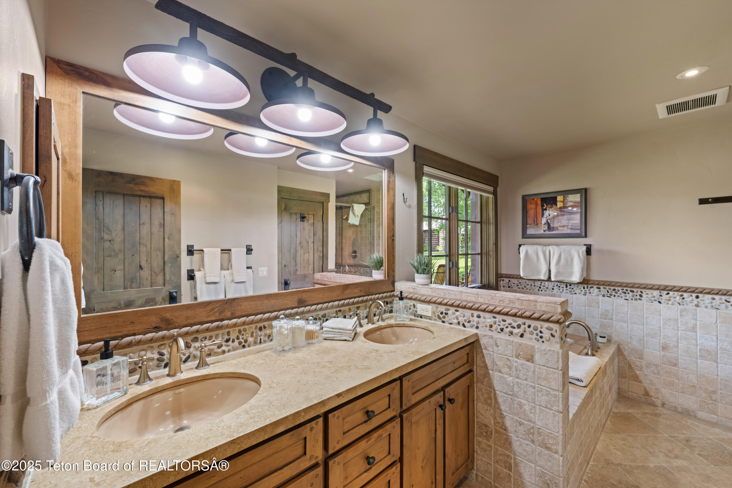 5862 N CONEFLOWER Drive, 17