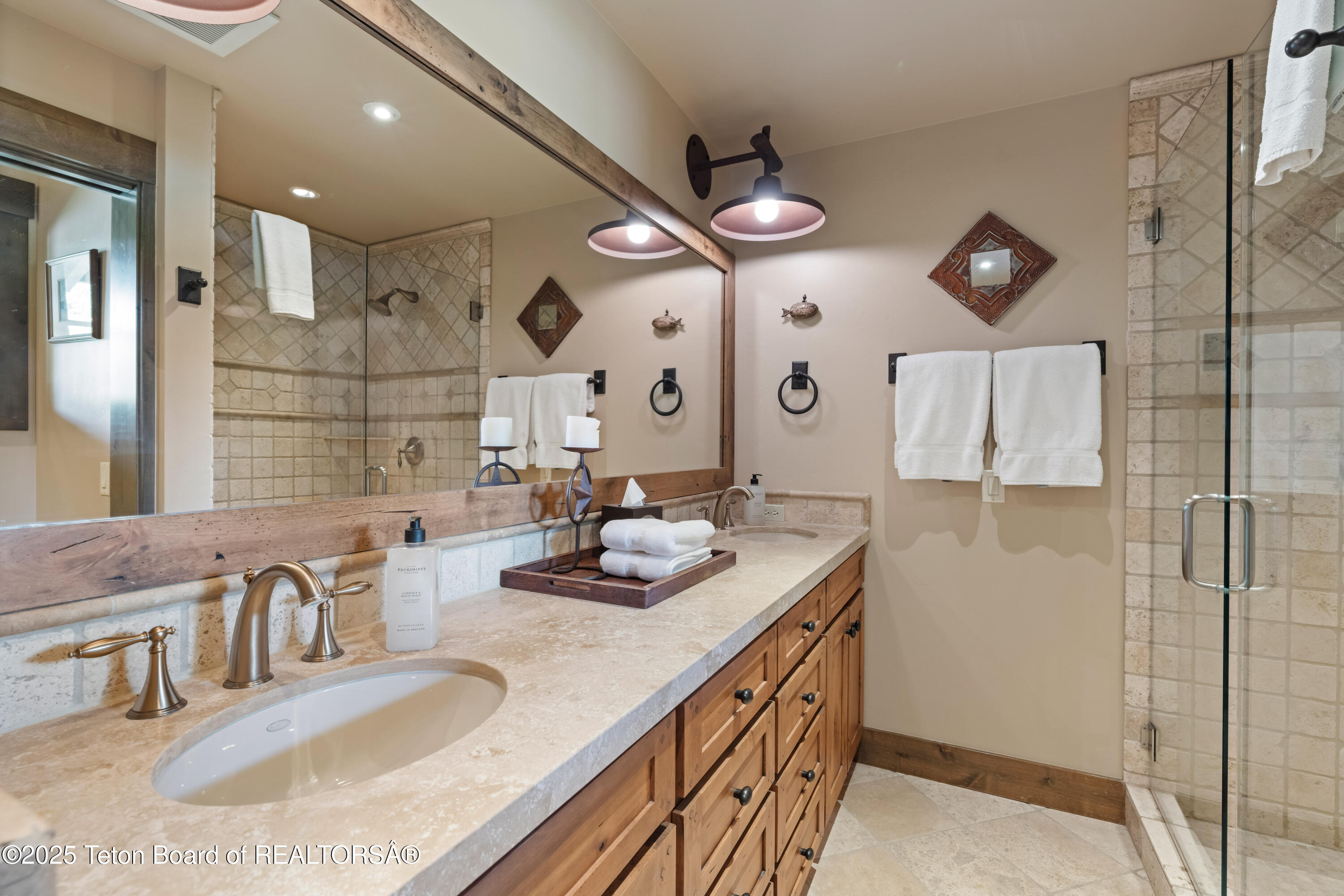 5862 N CONEFLOWER Drive, 17