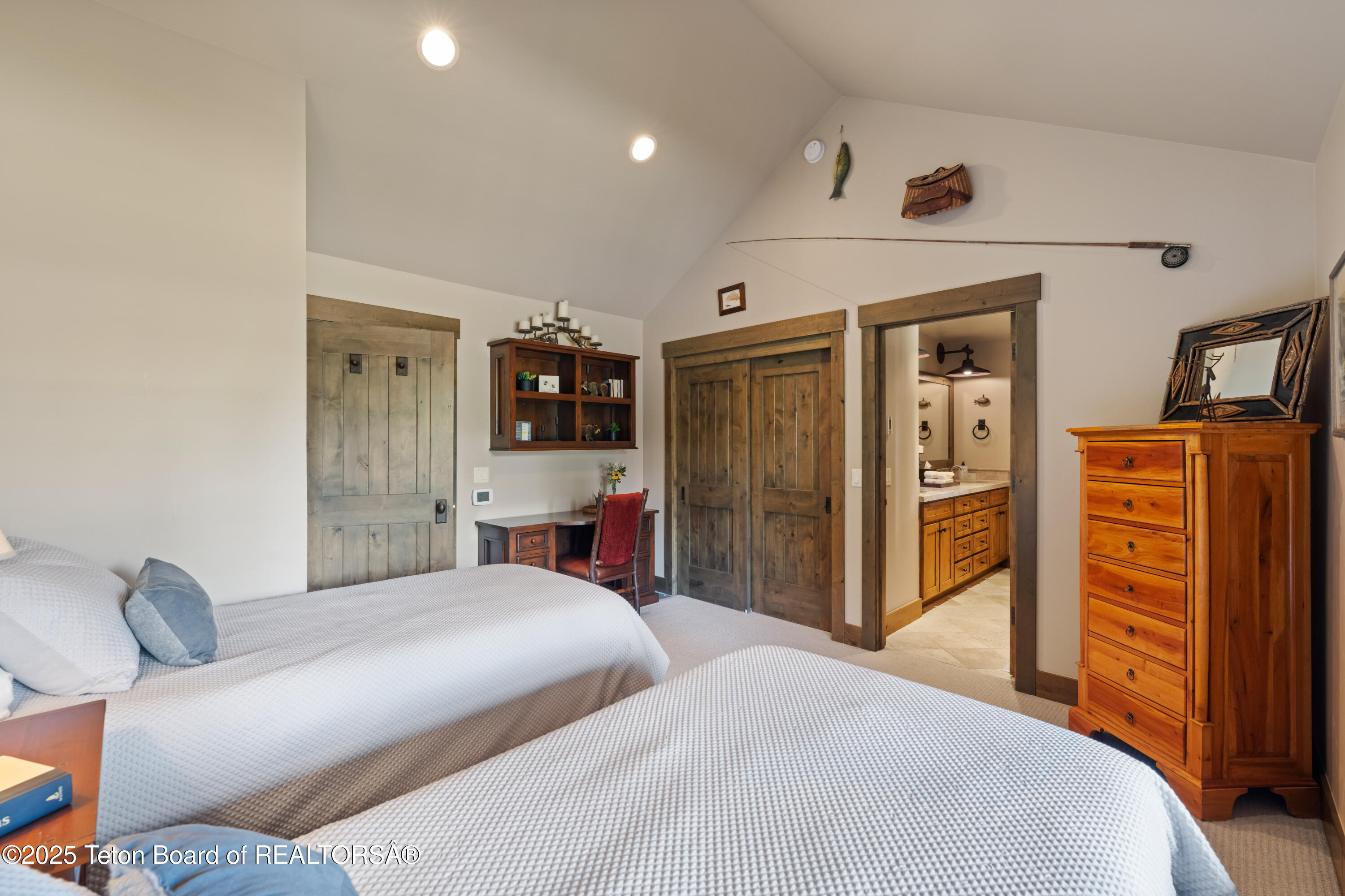 5862 N CONEFLOWER Drive, 17