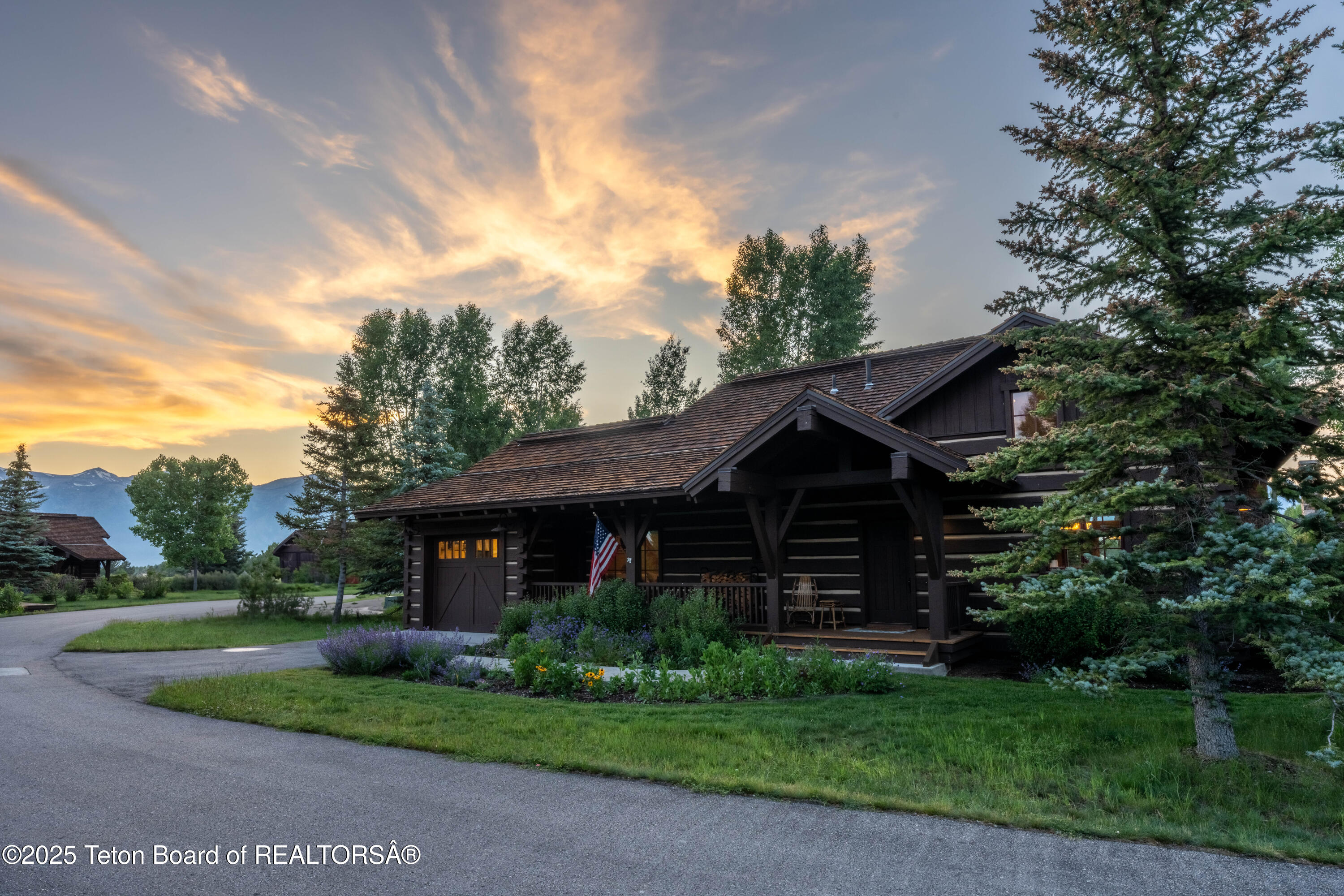 5862 N CONEFLOWER Drive, 17