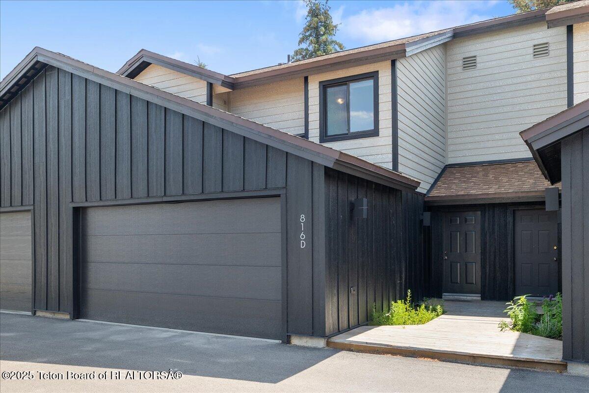 816 POWDERHORN Lane, 816D