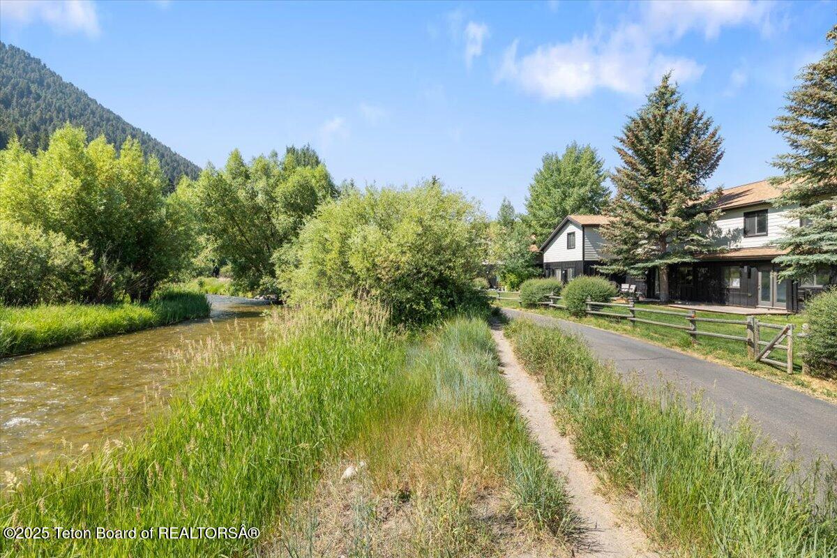 816 POWDERHORN Lane, 816D