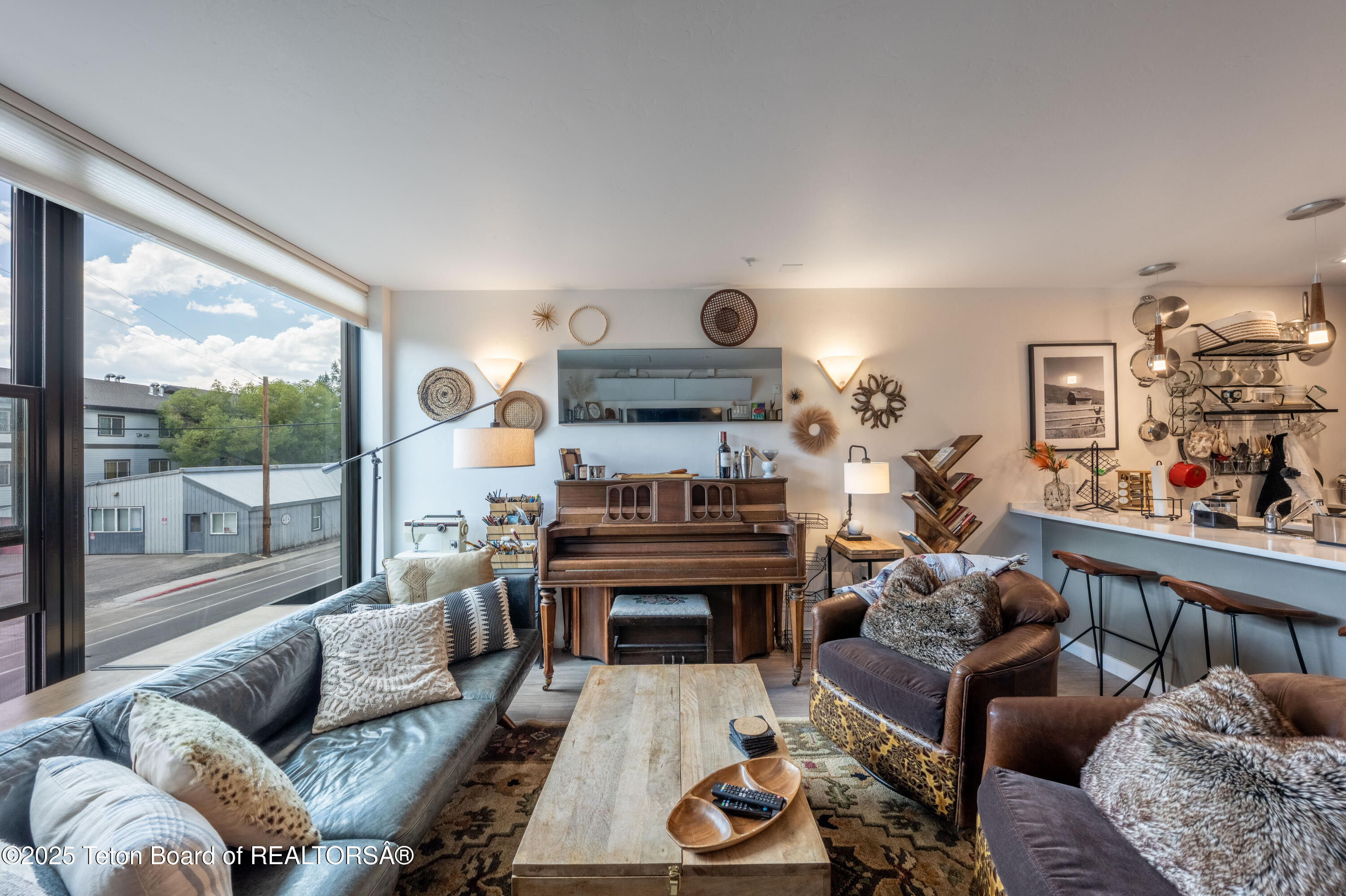 105 MERCILL Avenue, 203