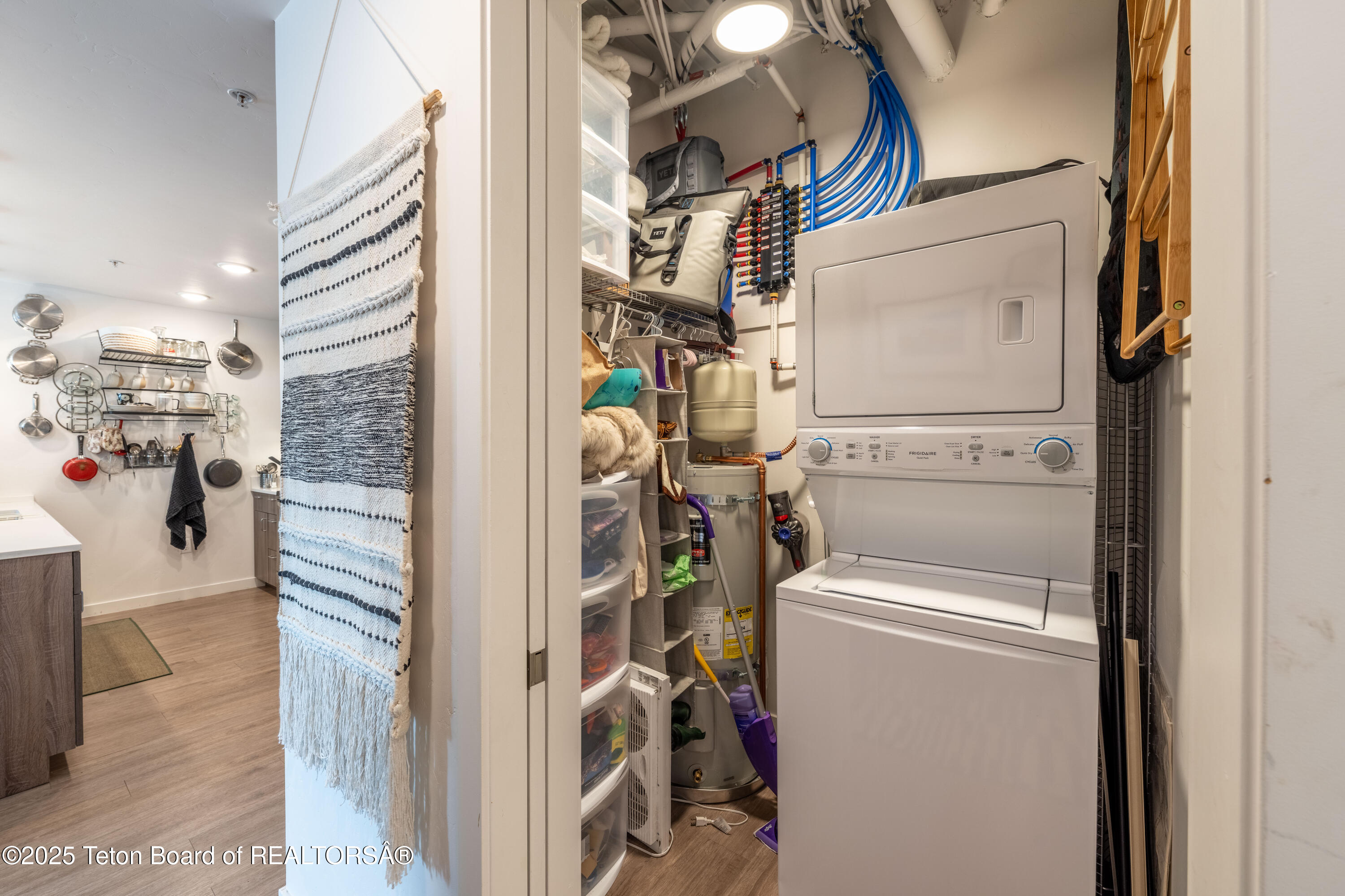 105 MERCILL Avenue, 203