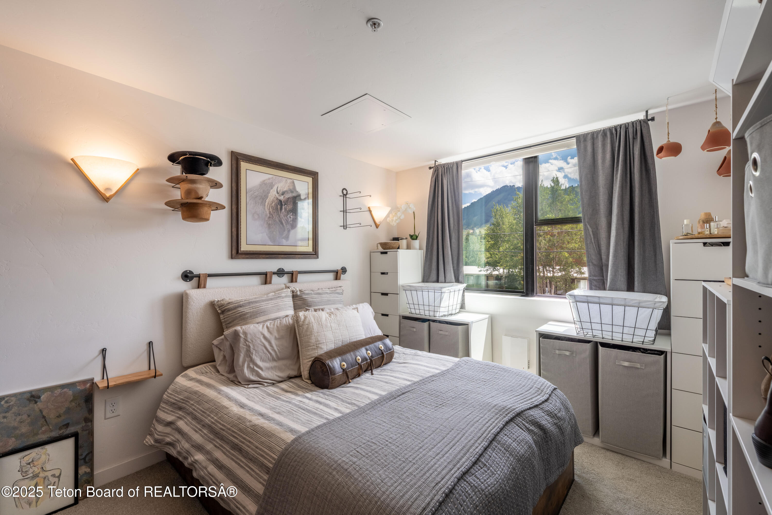 105 MERCILL Avenue, 203