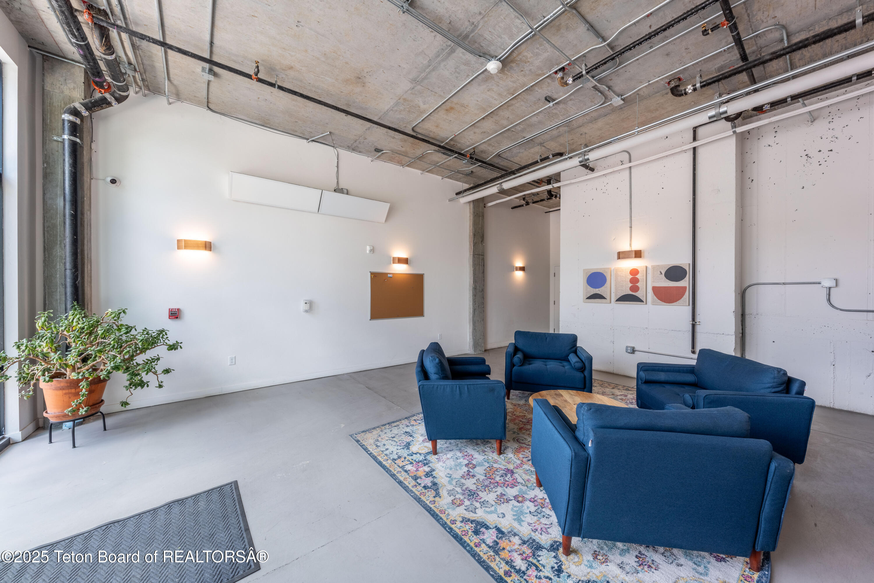 105 MERCILL Avenue, 203