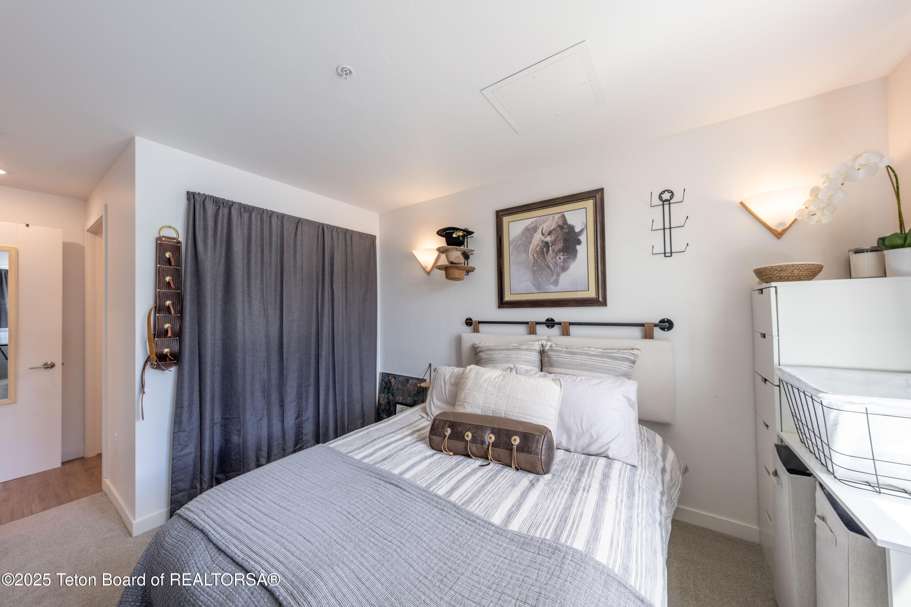 105 MERCILL Avenue, 203