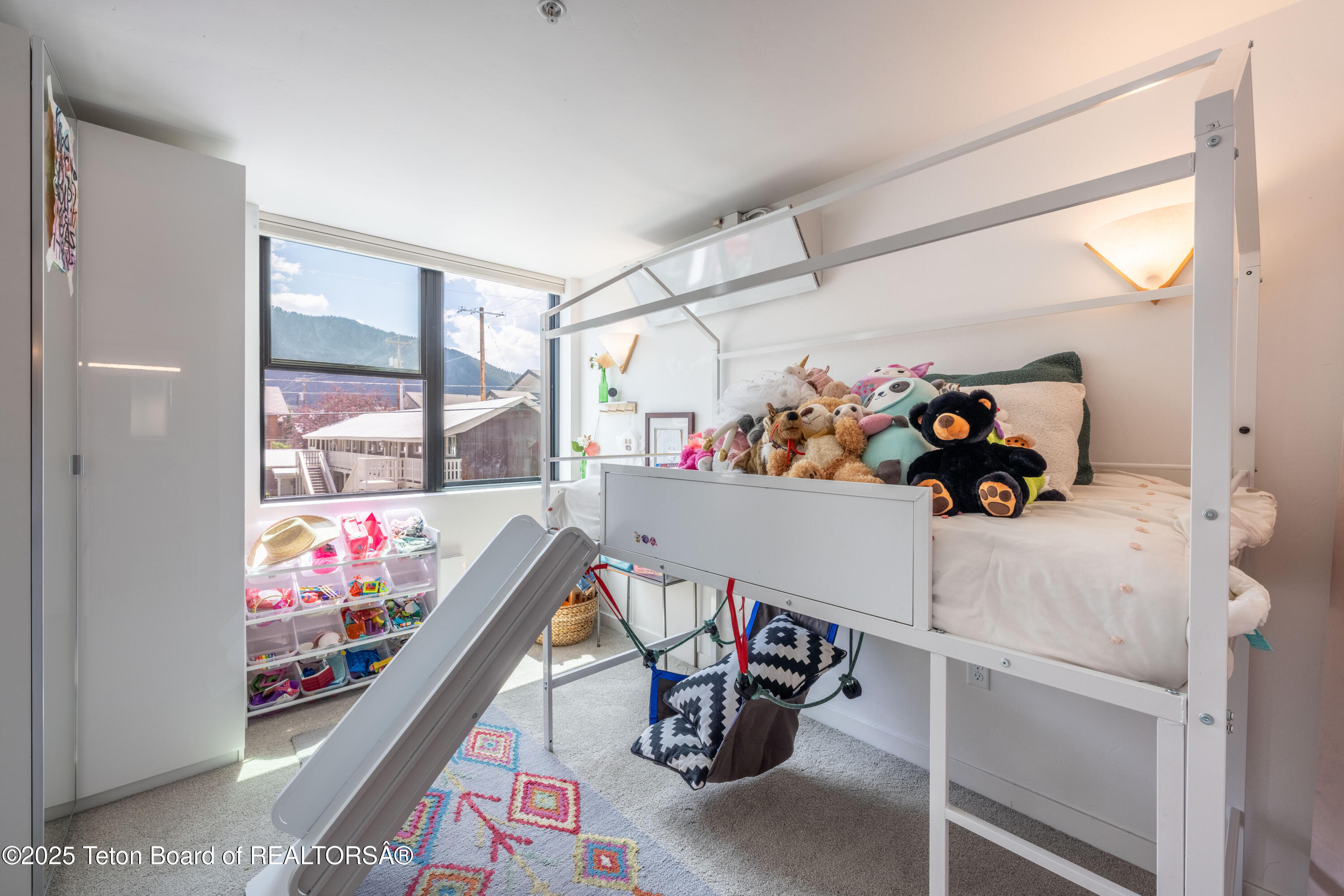 105 MERCILL Avenue, 203