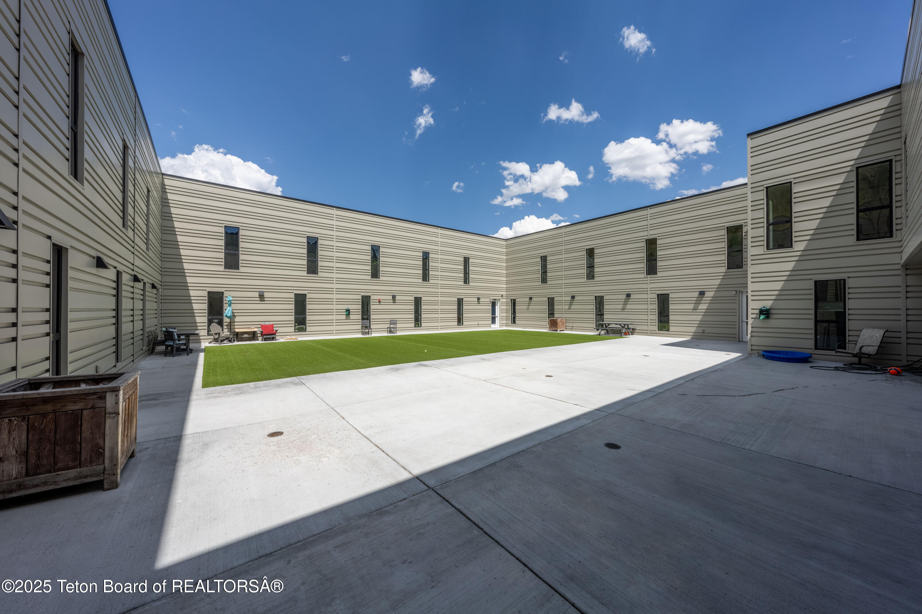 105 MERCILL Avenue, 203