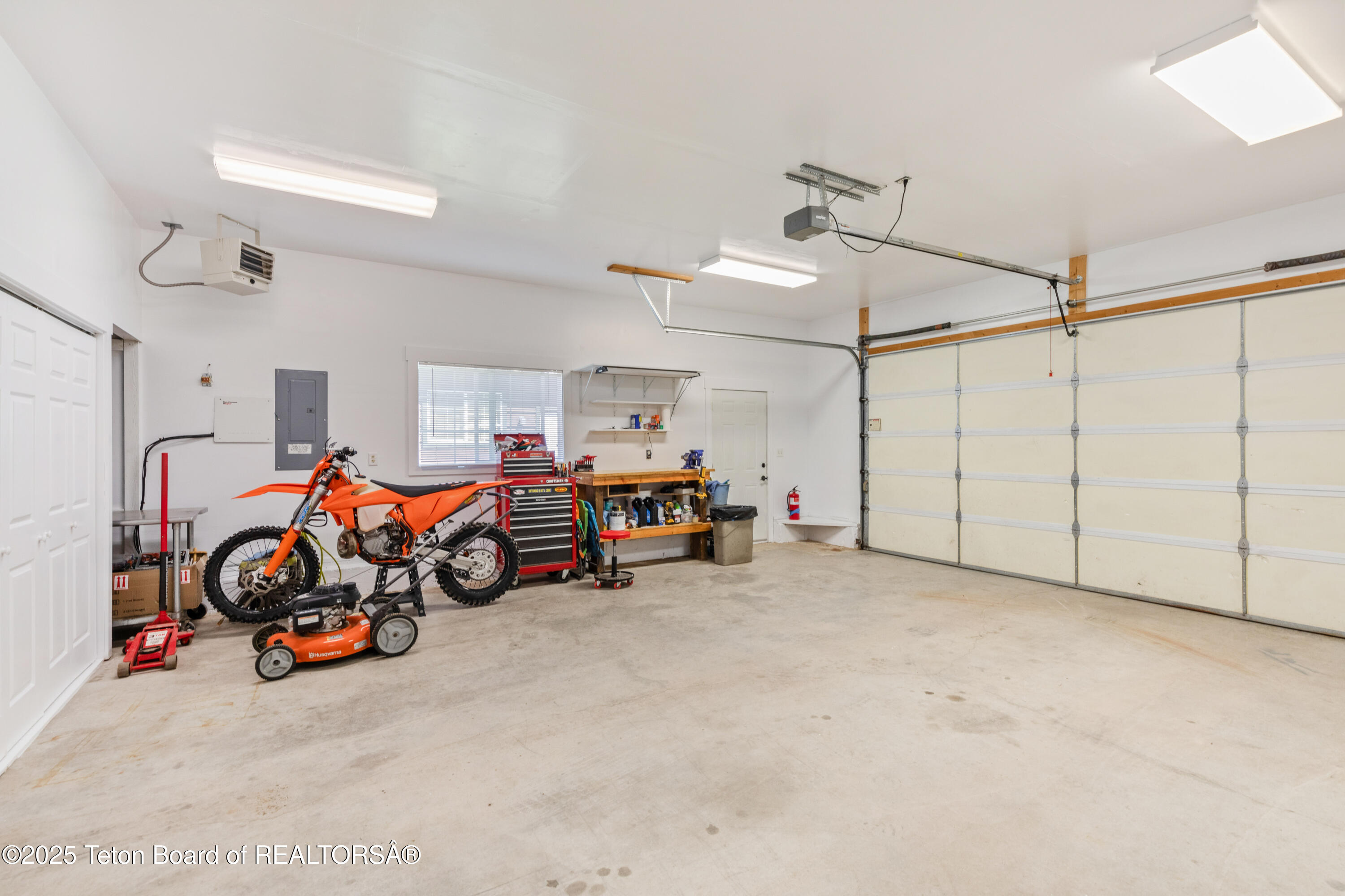 580 EAST COTTAGE Lane