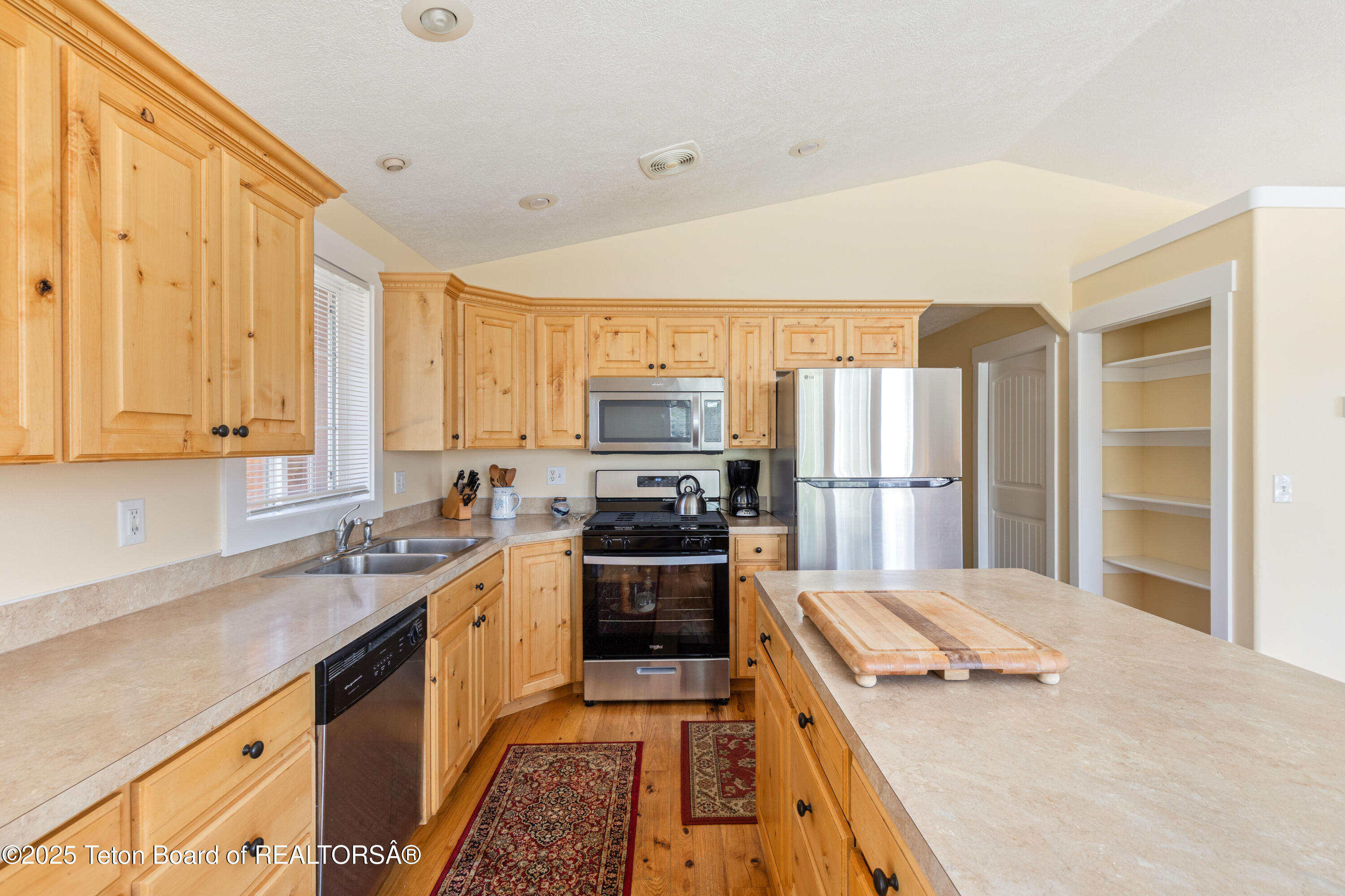 580 EAST COTTAGE Lane