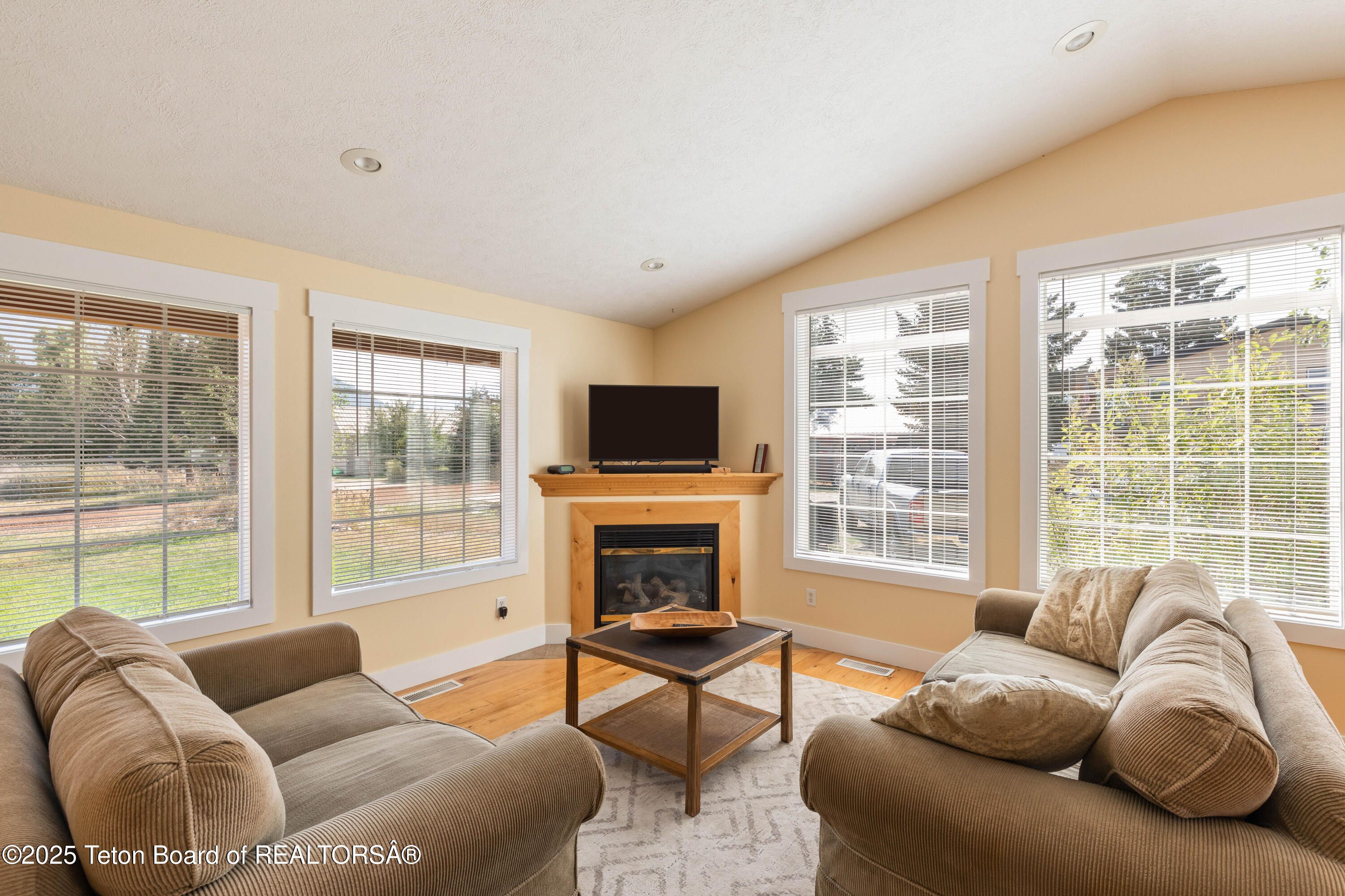 580 EAST COTTAGE Lane