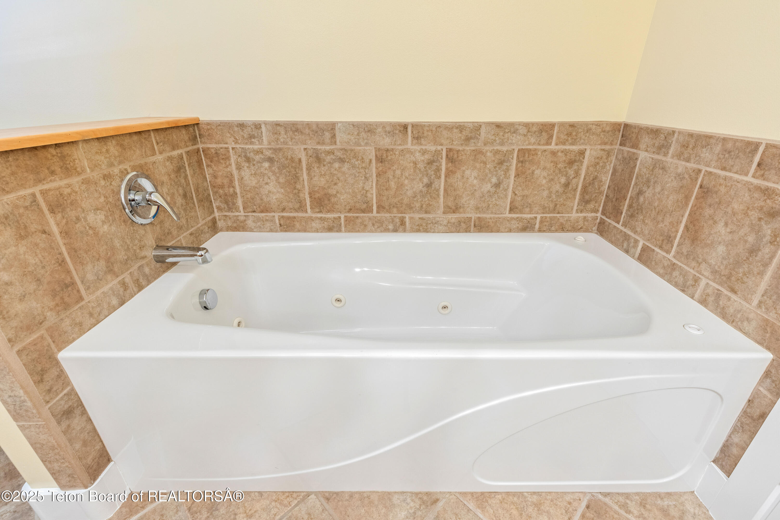 580 EAST COTTAGE Lane