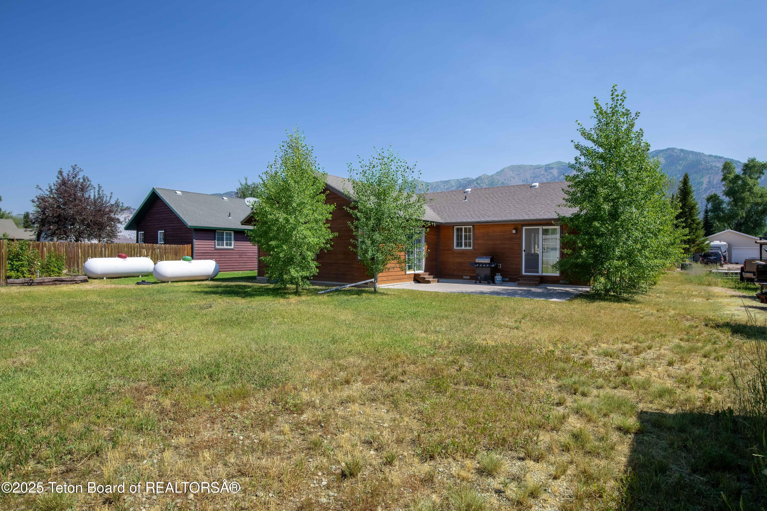 580 EAST COTTAGE Lane