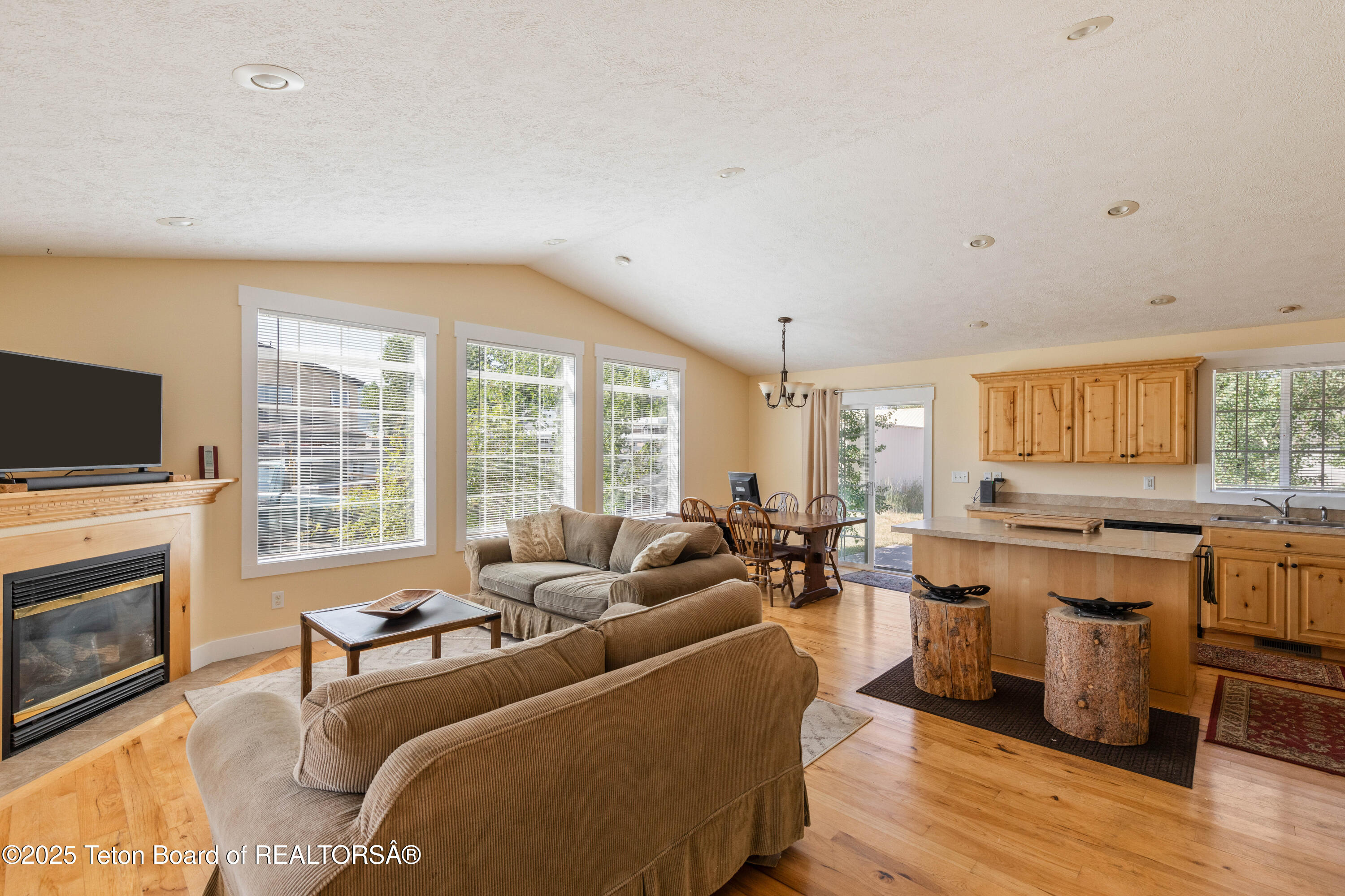 580 EAST COTTAGE Lane