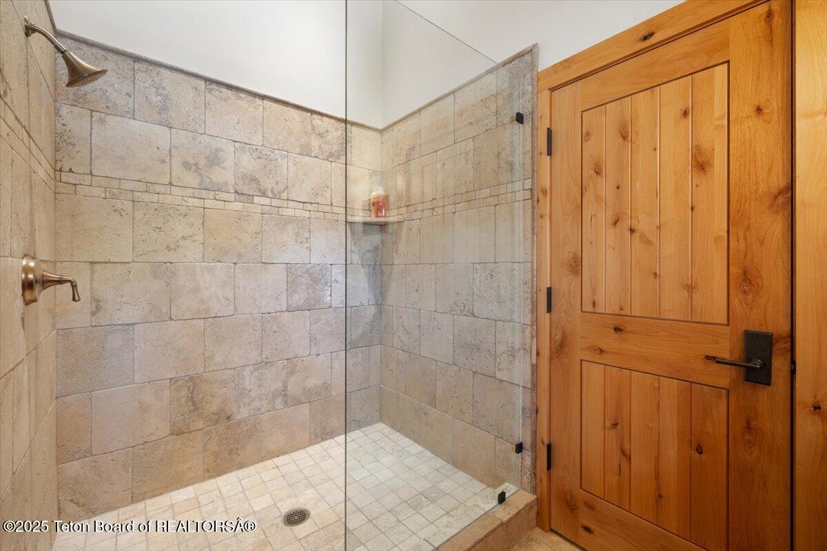 3932 W LINN RANCH Road