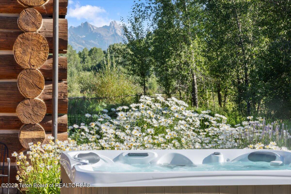3932 W LINN RANCH Road
