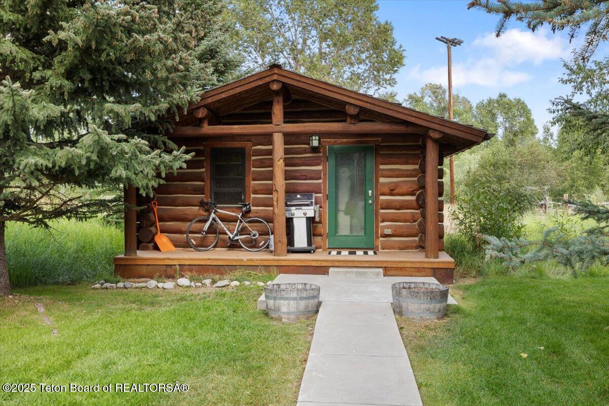 3932 W LINN RANCH Road