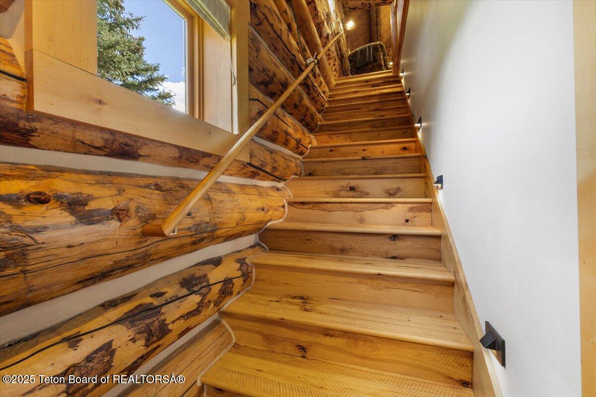 3932 W LINN RANCH Road