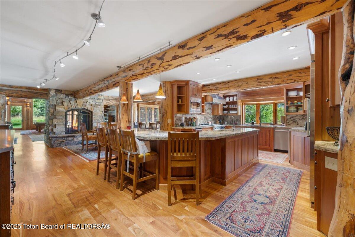 3932 W LINN RANCH Road