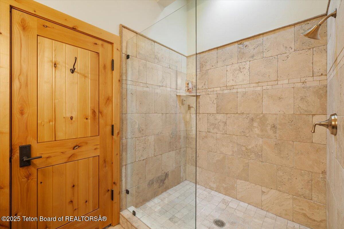 3932 W LINN RANCH Road