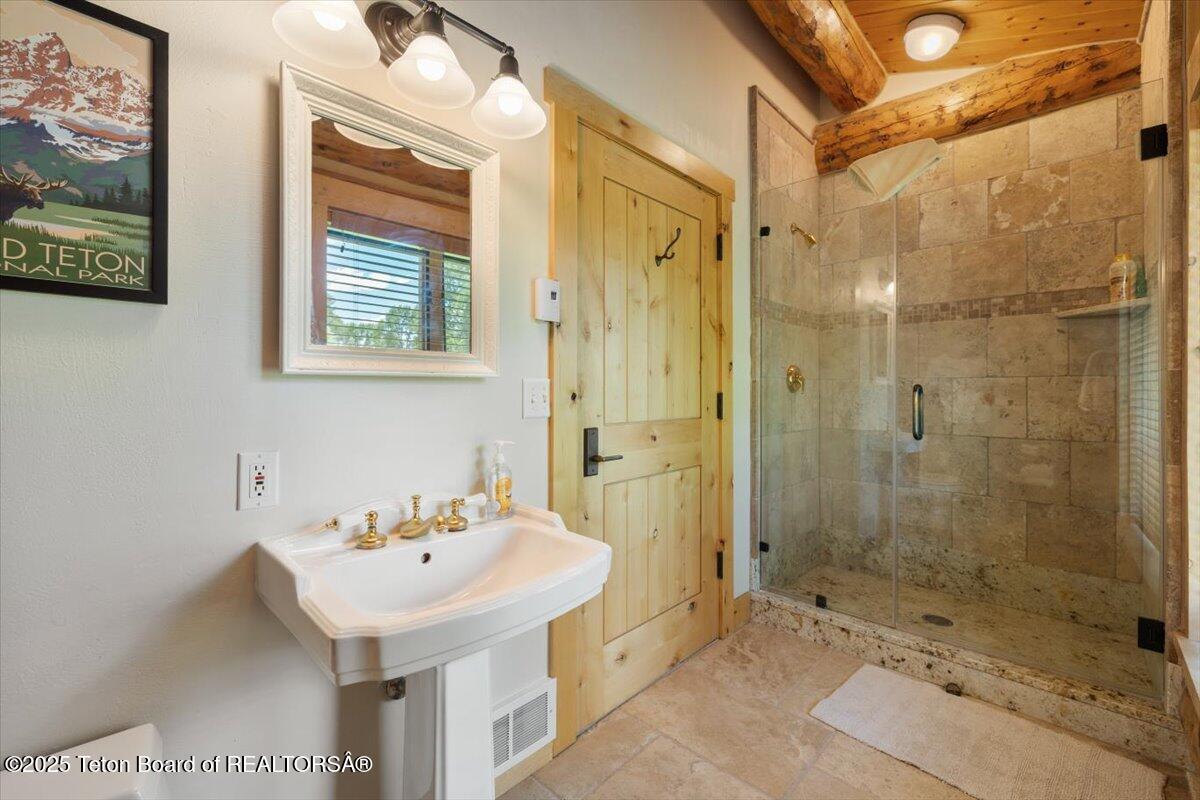 3932 W LINN RANCH Road