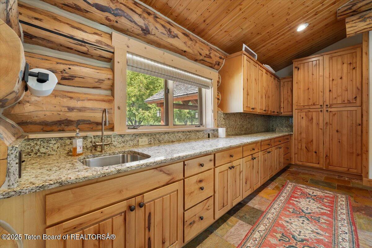 3932 W LINN RANCH Road