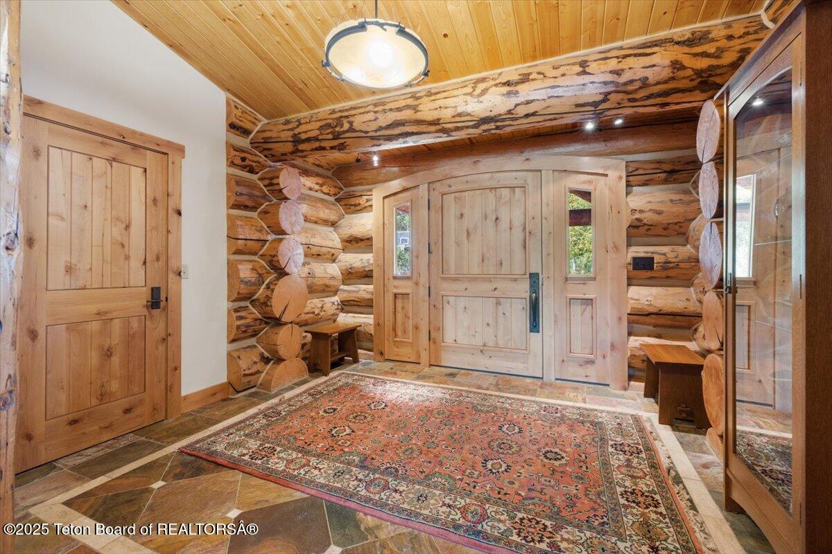 3932 W LINN RANCH Road