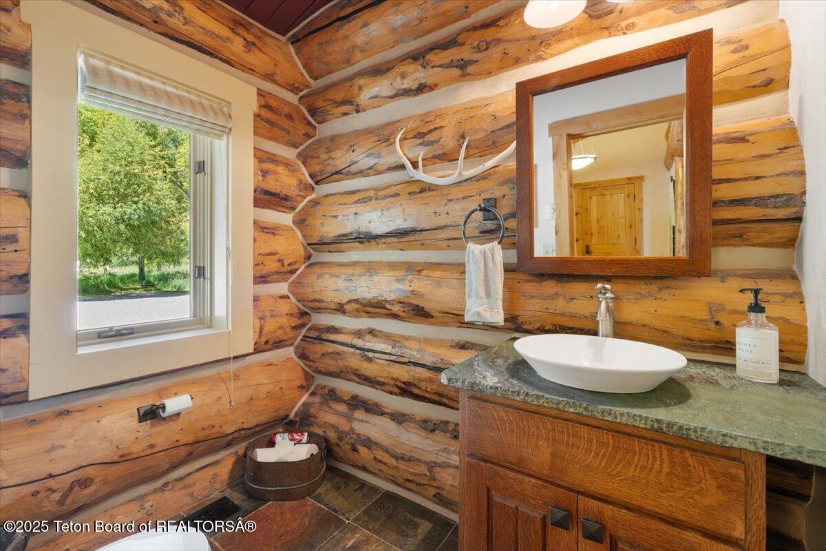 3932 W LINN RANCH Road