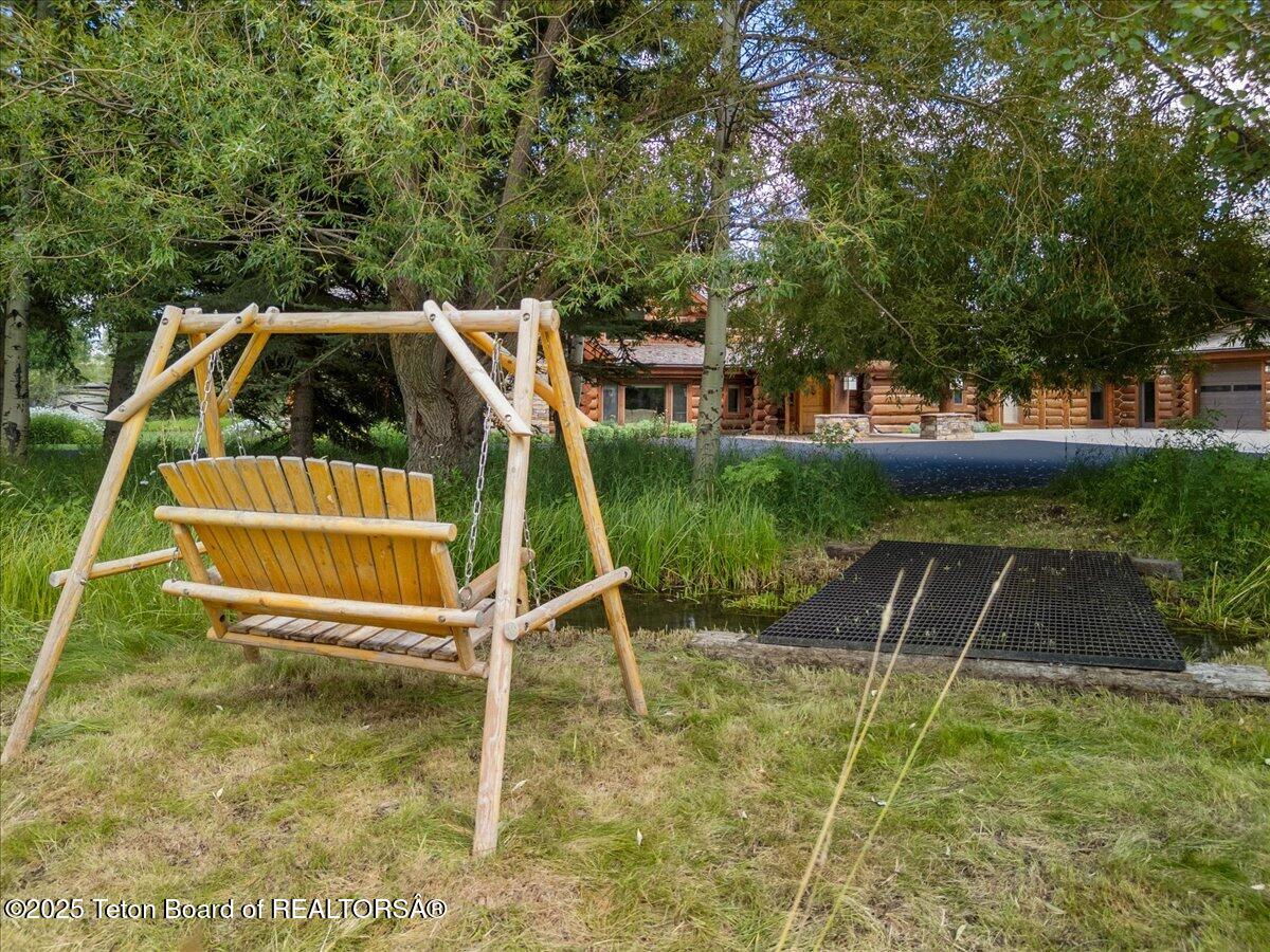 3932 W LINN RANCH Road