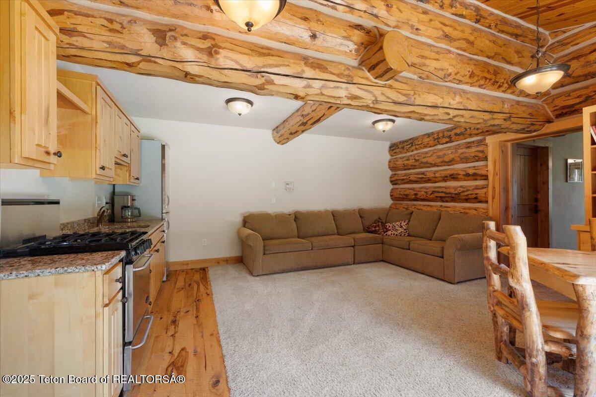 3932 W LINN RANCH Road