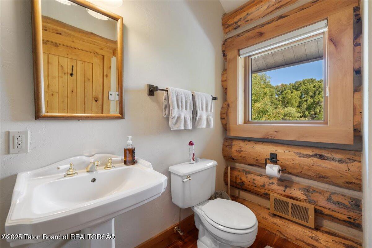 3932 W LINN RANCH Road