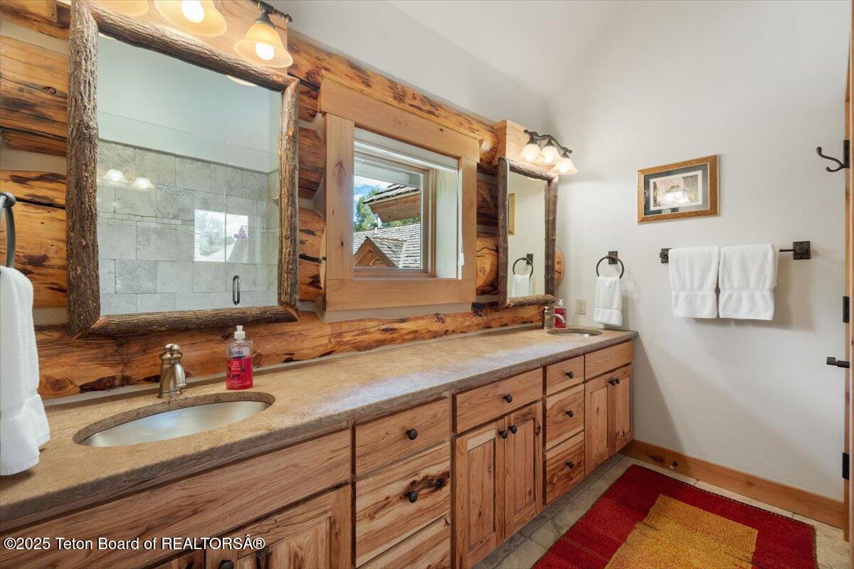 3932 W LINN RANCH Road