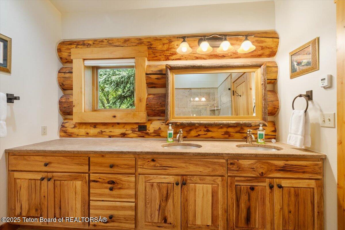 3932 W LINN RANCH Road