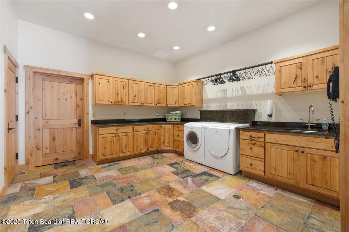 3932 W LINN RANCH Road