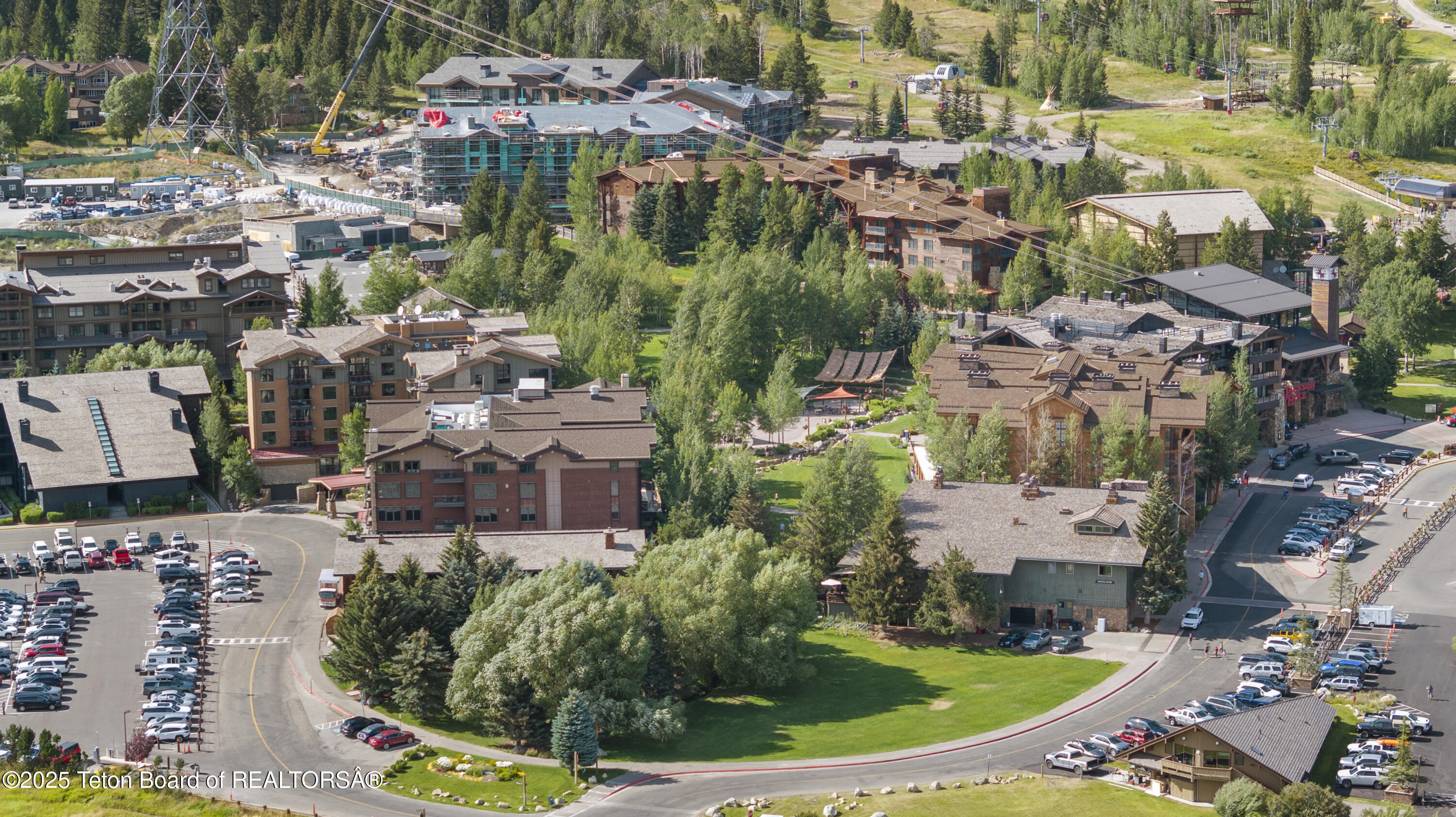 3335 W VILLAGE Drive, 523