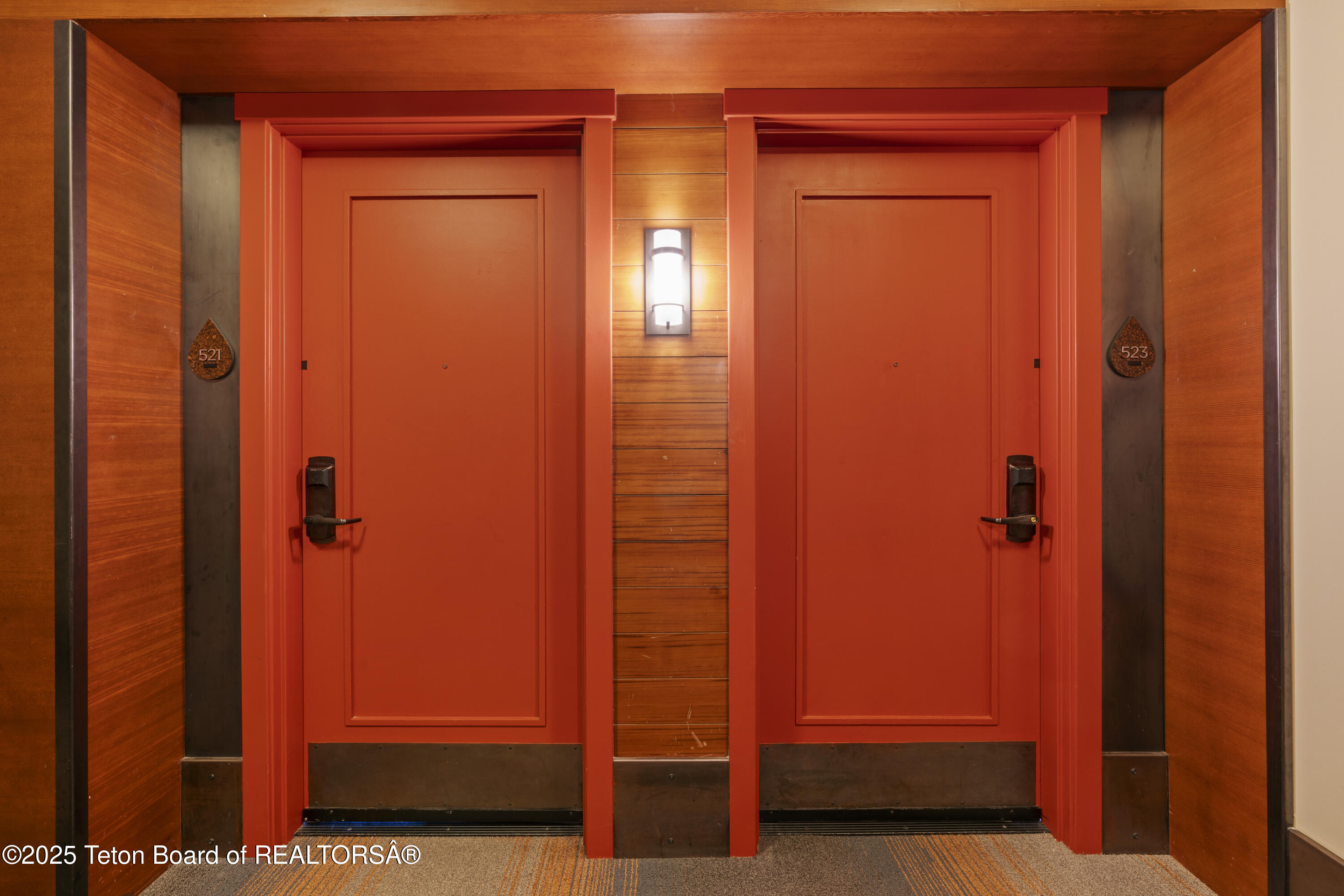 3335 W VILLAGE Drive, 523