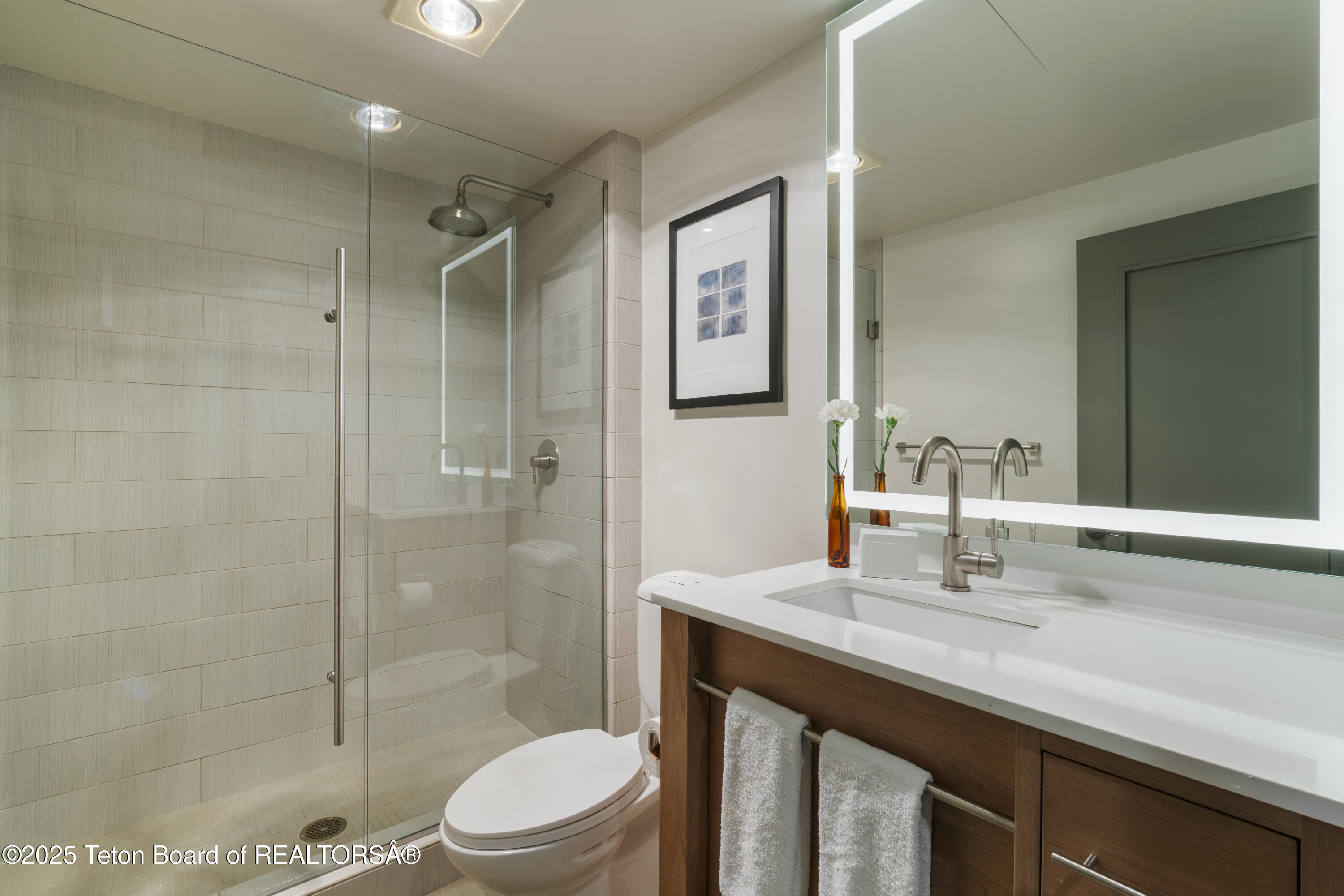 3335 W VILLAGE Drive, 523