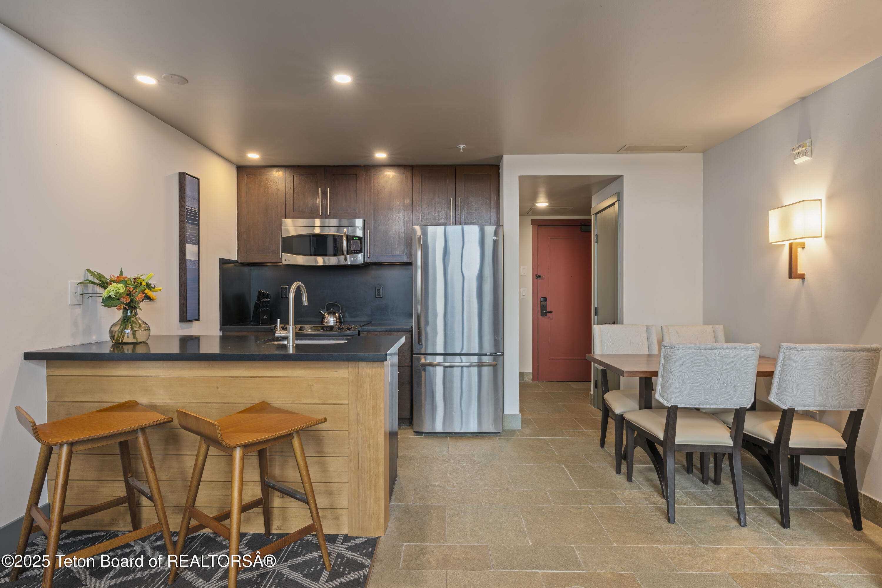 3335 W VILLAGE Drive, 523