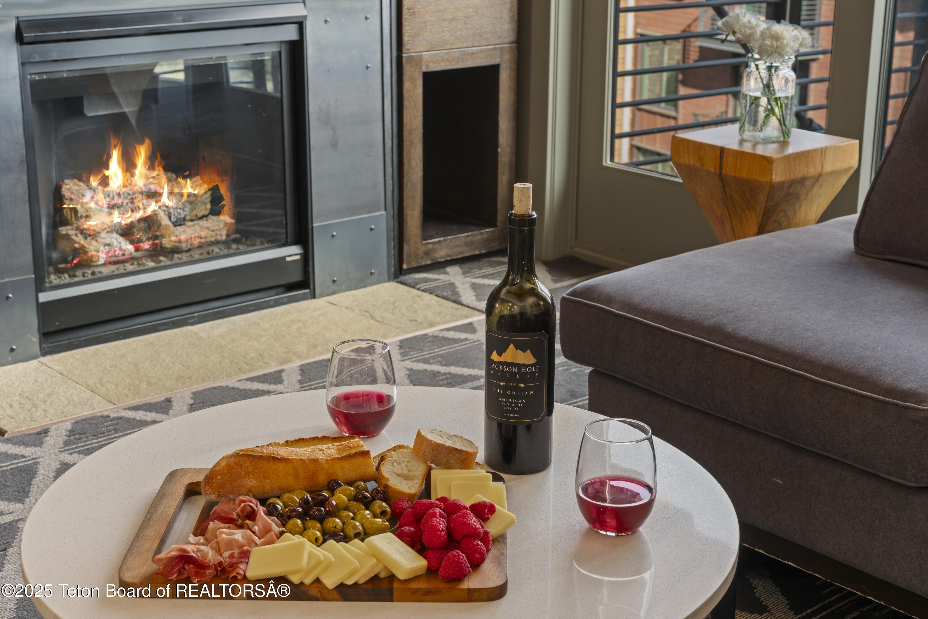 3335 W VILLAGE Drive, 523