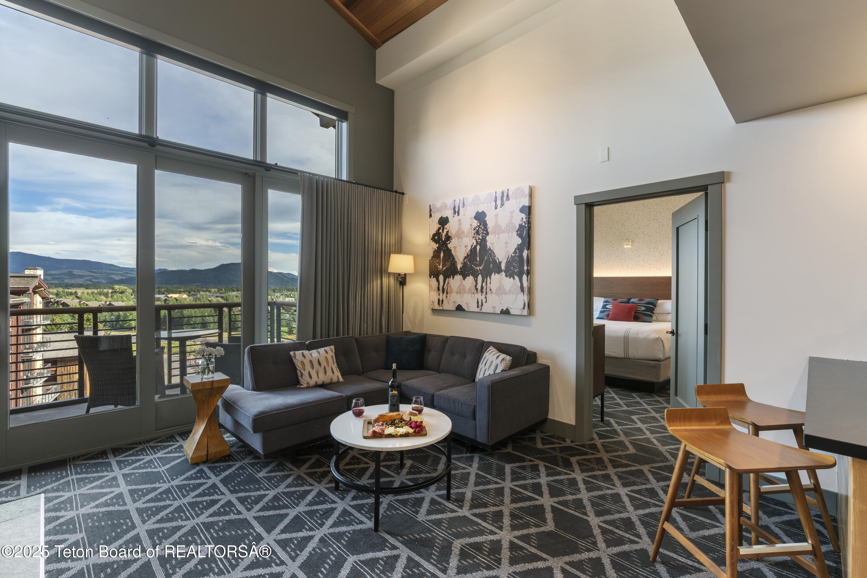 3335 W VILLAGE Drive, 523