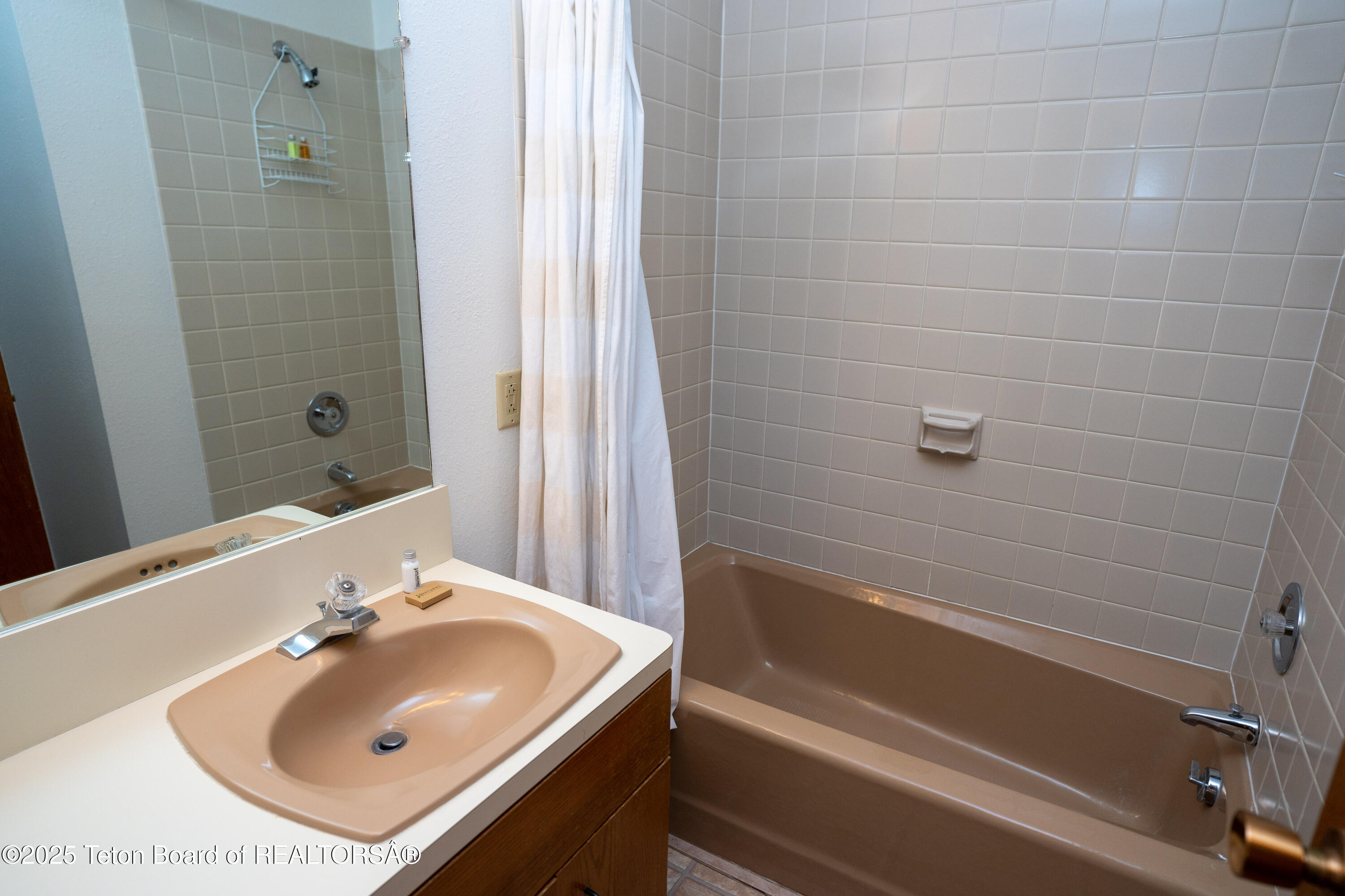 3675 W MICHAEL Drive, 9