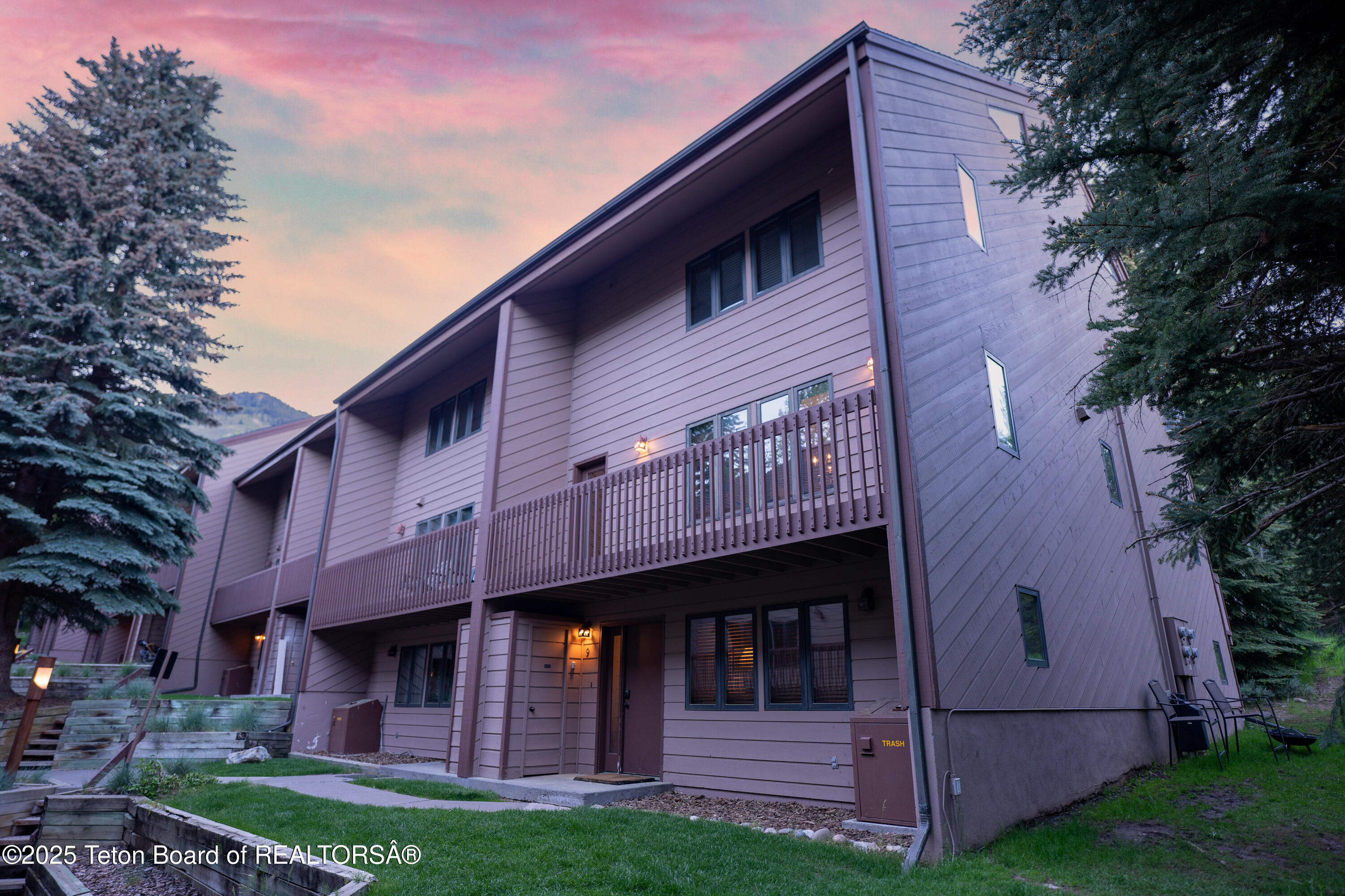 3675 W MICHAEL Drive, 9