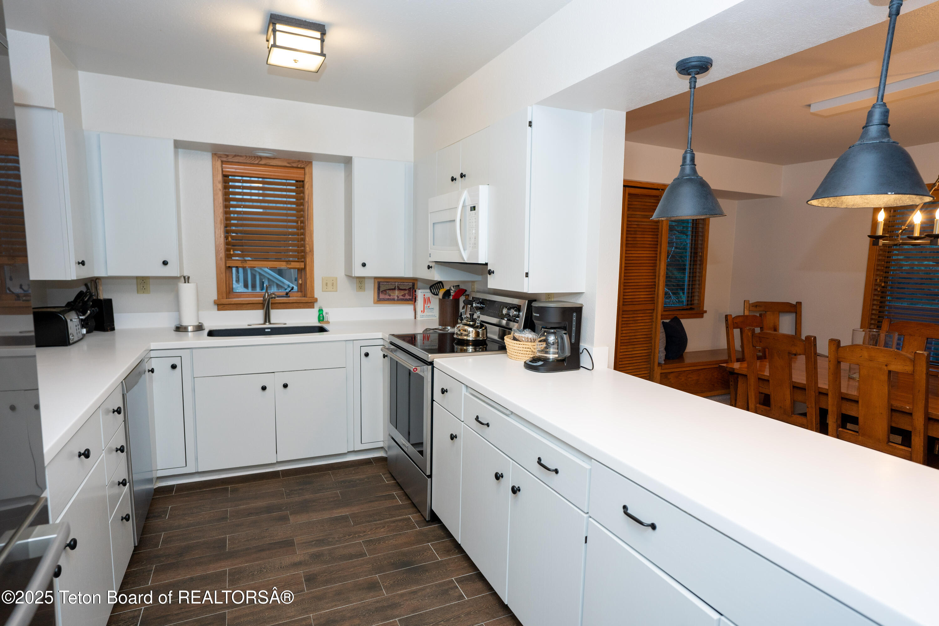 3675 W MICHAEL Drive, 9