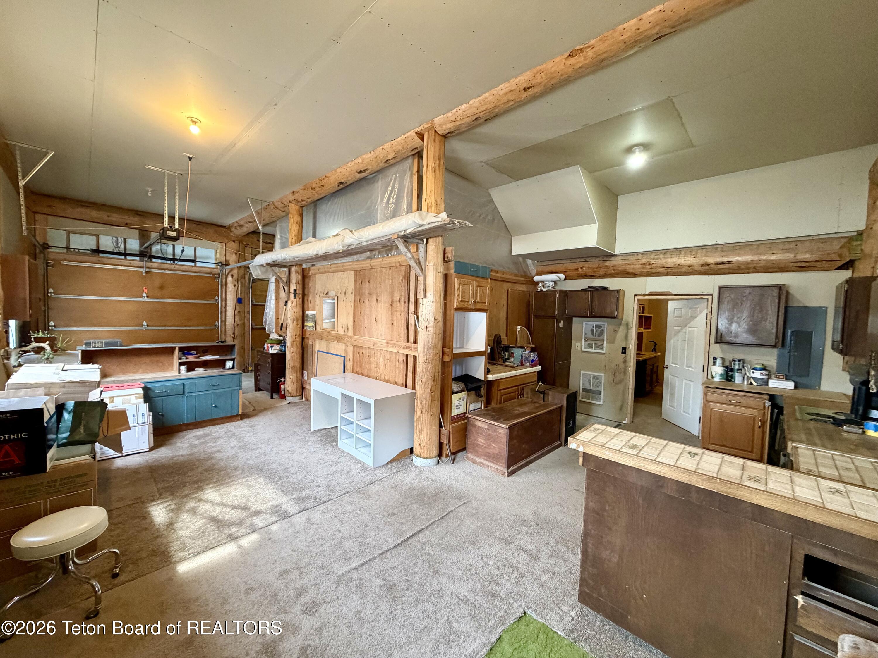 1035 E DEER CREEK Drive