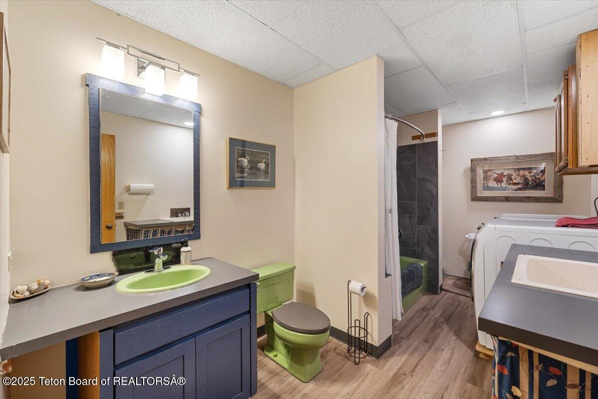 1035 E DEER CREEK Drive