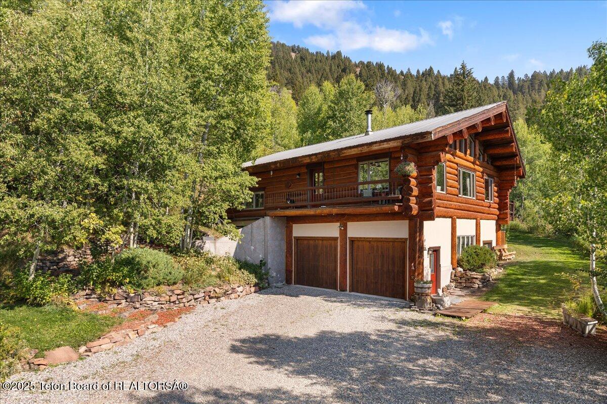 1035 E DEER CREEK Drive
