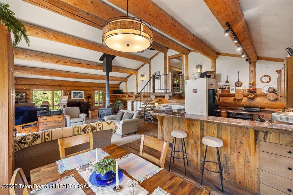 1035 E DEER CREEK Drive
