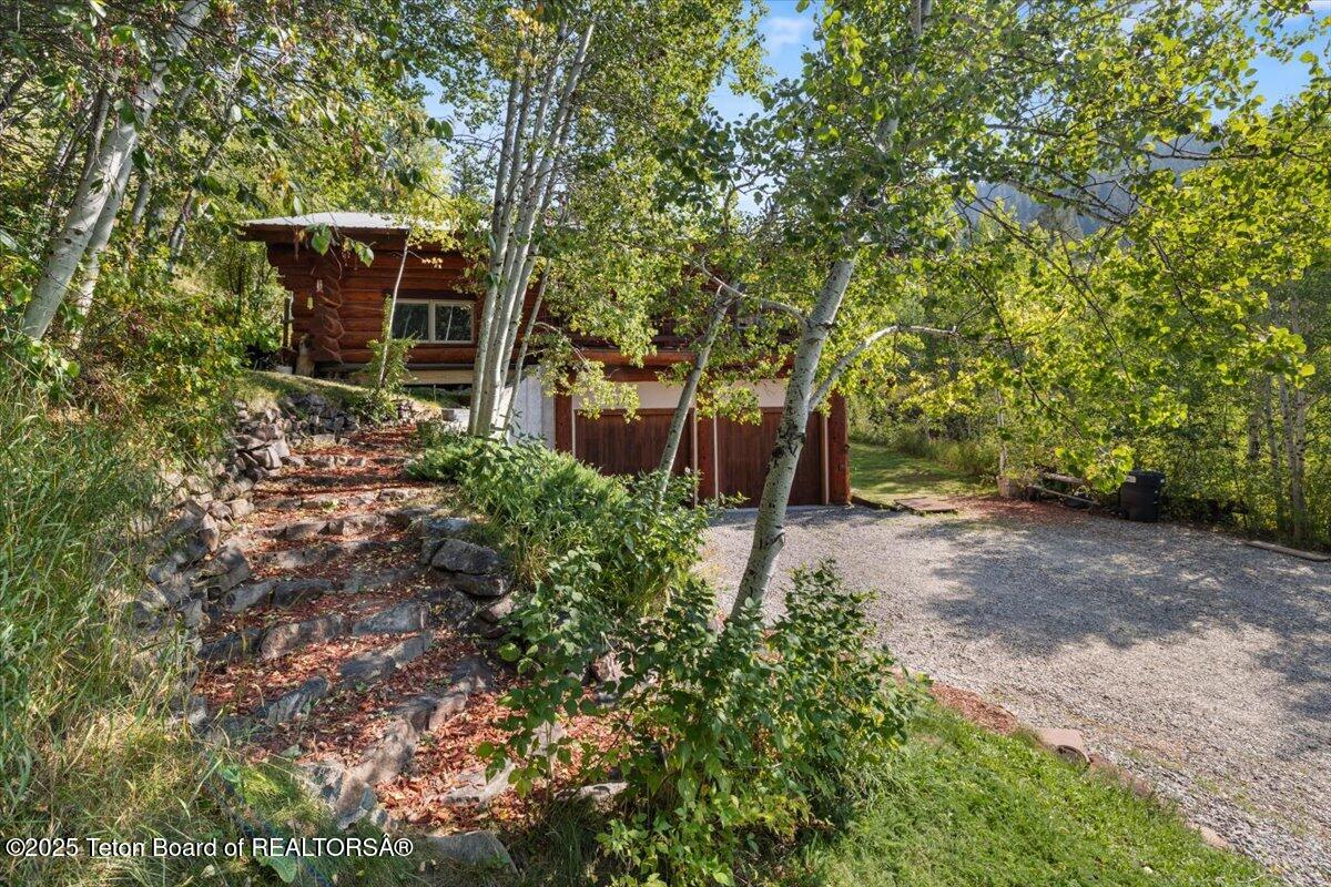 1035 E DEER CREEK Drive